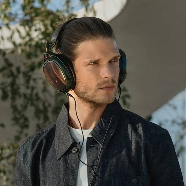 Новая «закрытость» MEZE AUDIO