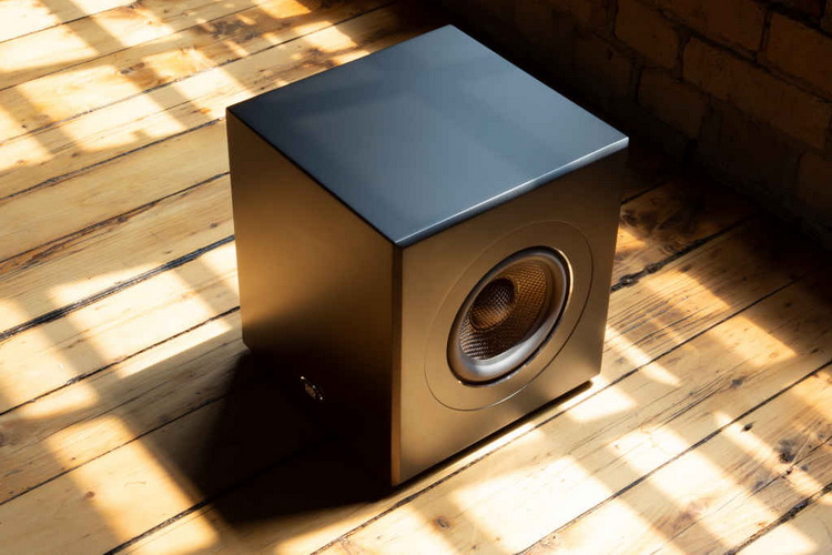 PSB BP7: два вуфера + усилитель класса D