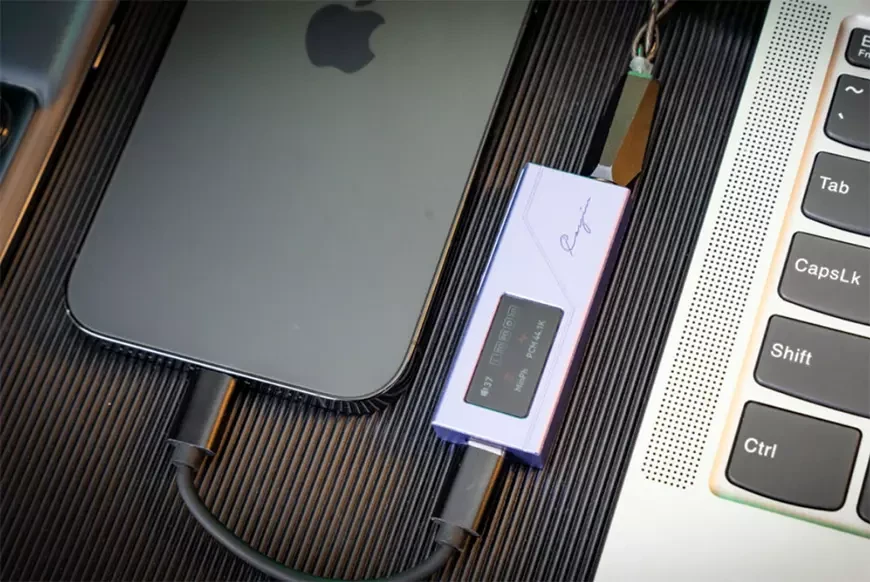 Cayin RU3 – портативный ЦАП с балансным усилителем для наушников