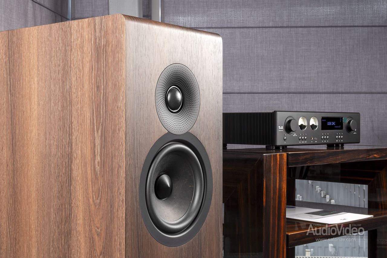 Акустические системы Acoustic Energy 320²