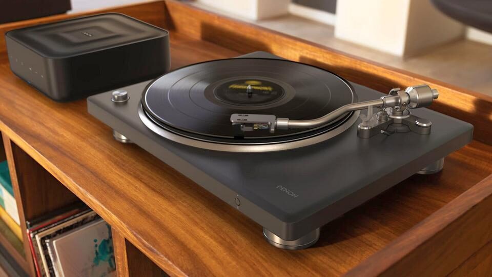 Denon добавил в вертушку DP-500BT поддержку Bluetooth Hi-Res