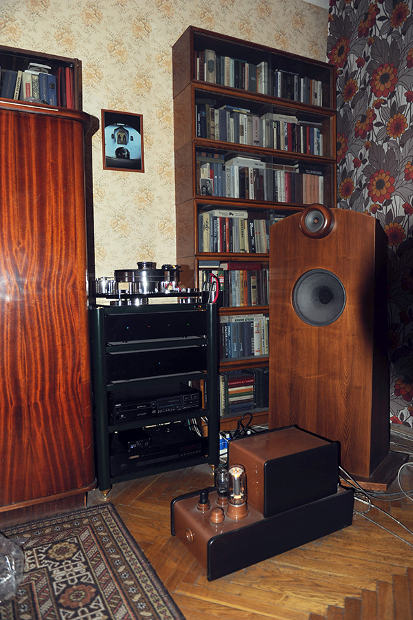 LP проигрыватель TRANSROTOR Zet1
