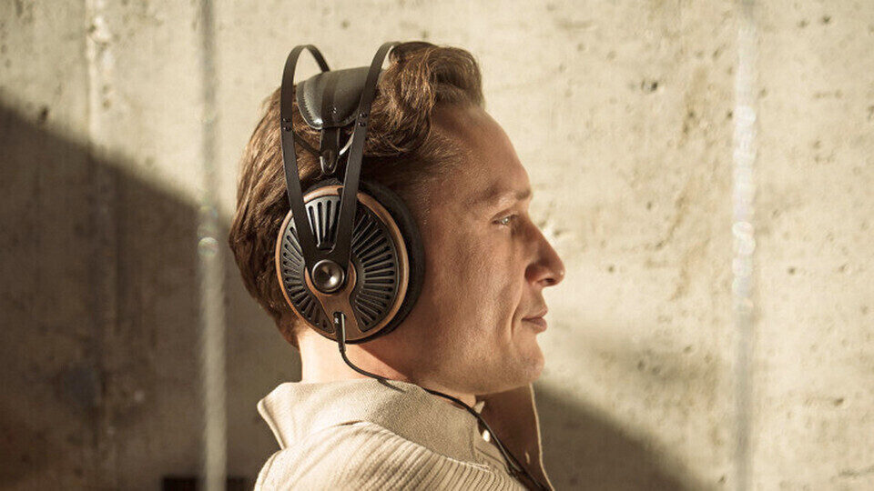 Meze Audio выпустила открытые наушники 105 Silva