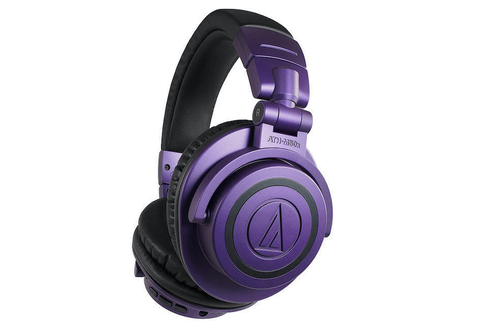 Audio-Technica предложила проводные и беспроводные наушники ATH-M50x в фиолетово-черной расцветке