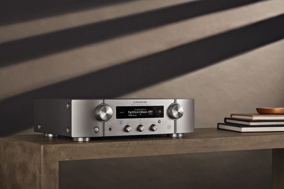 Стереоусилитель Marantz PM7000N: встроенный ЦАП,  фонокорректор, AirPlay 2 и мультирум HEOS