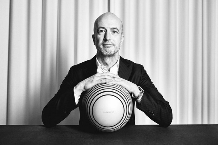 Bang & Olufsen обоснуется в саду…