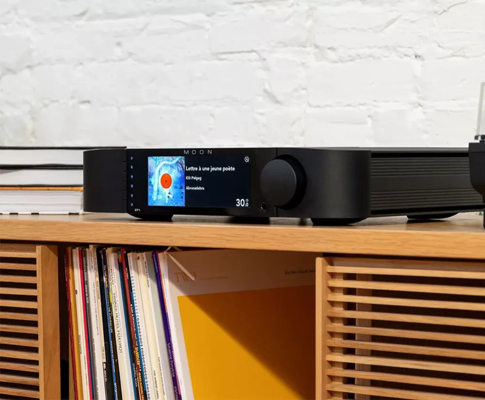 MOON 371 – первая модель в новой серии Compass