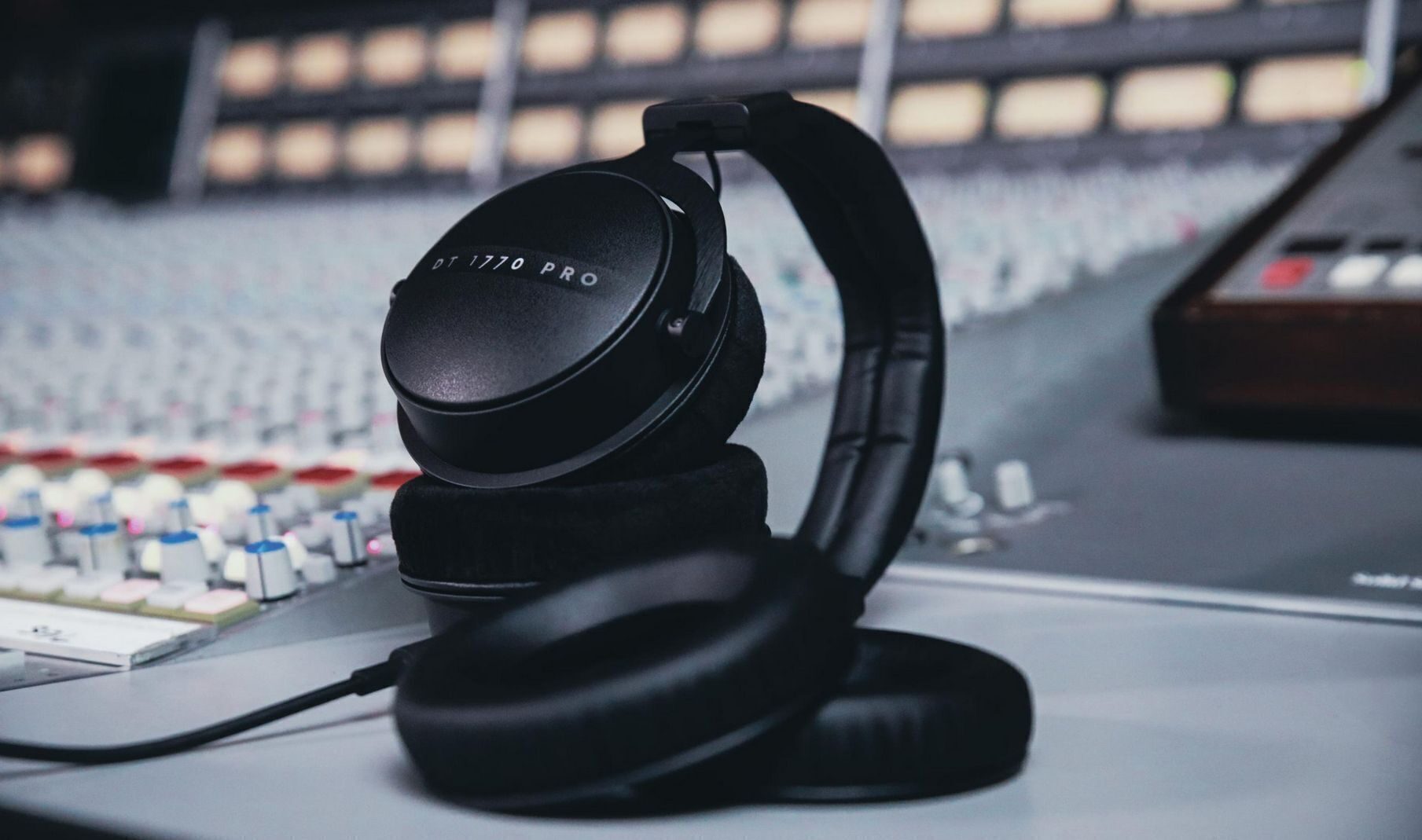 Beyerdynamic представит на NAMM 2025 четыре модели IEM и двое обновленных полноразмерных наушников