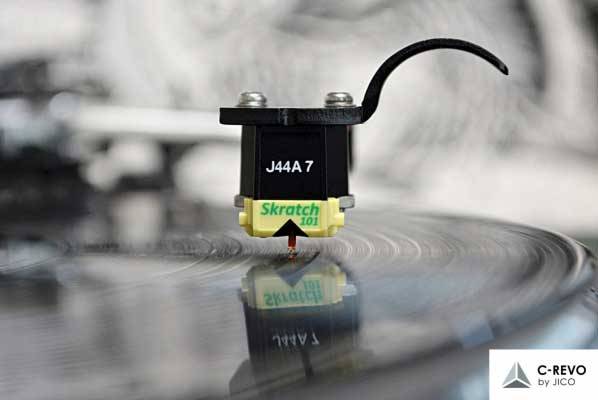 JICO умеет царапать