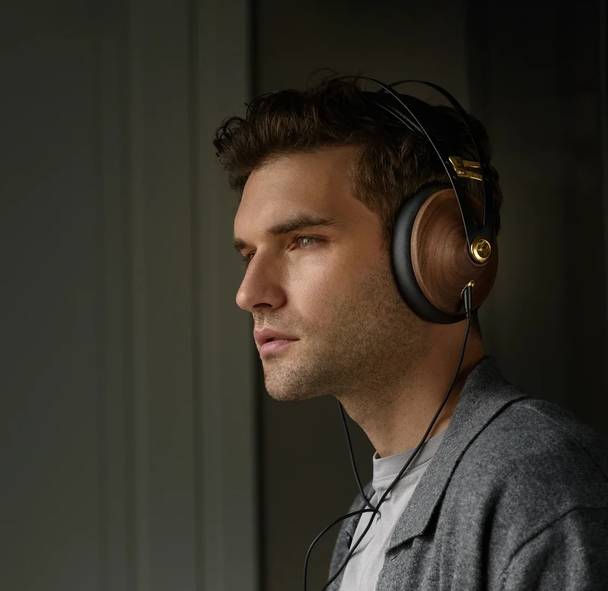 MEZE AUDIO освежила «классику»