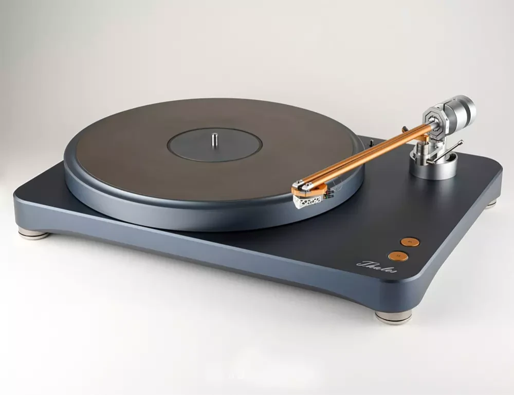 Thales Elegance – проигрыватель виниловых пластинок с горизонтальной осью двигателя