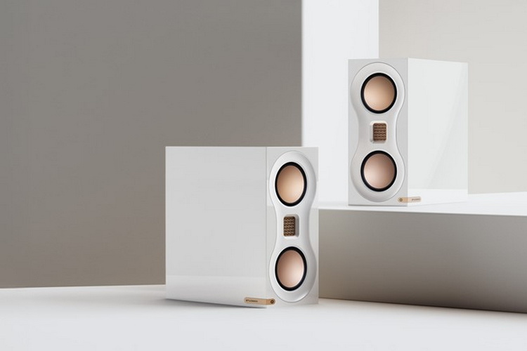 Белее белого: Monitor Audio Studio 89