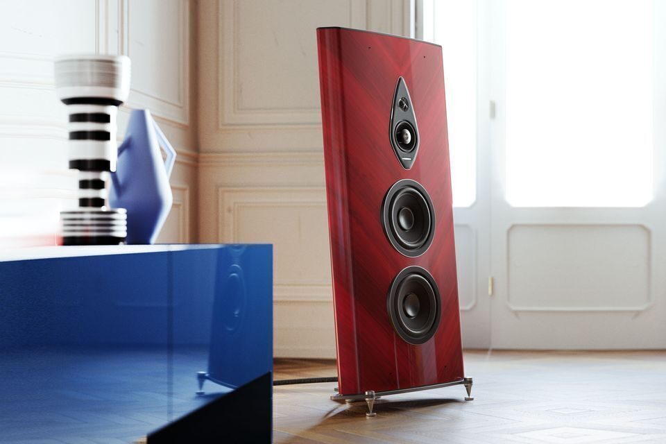 Напольники Sonus Faber Stradivari второго поколения: регулятор баса, фазоинверторы Clepsydra и кроссоверы INTONO