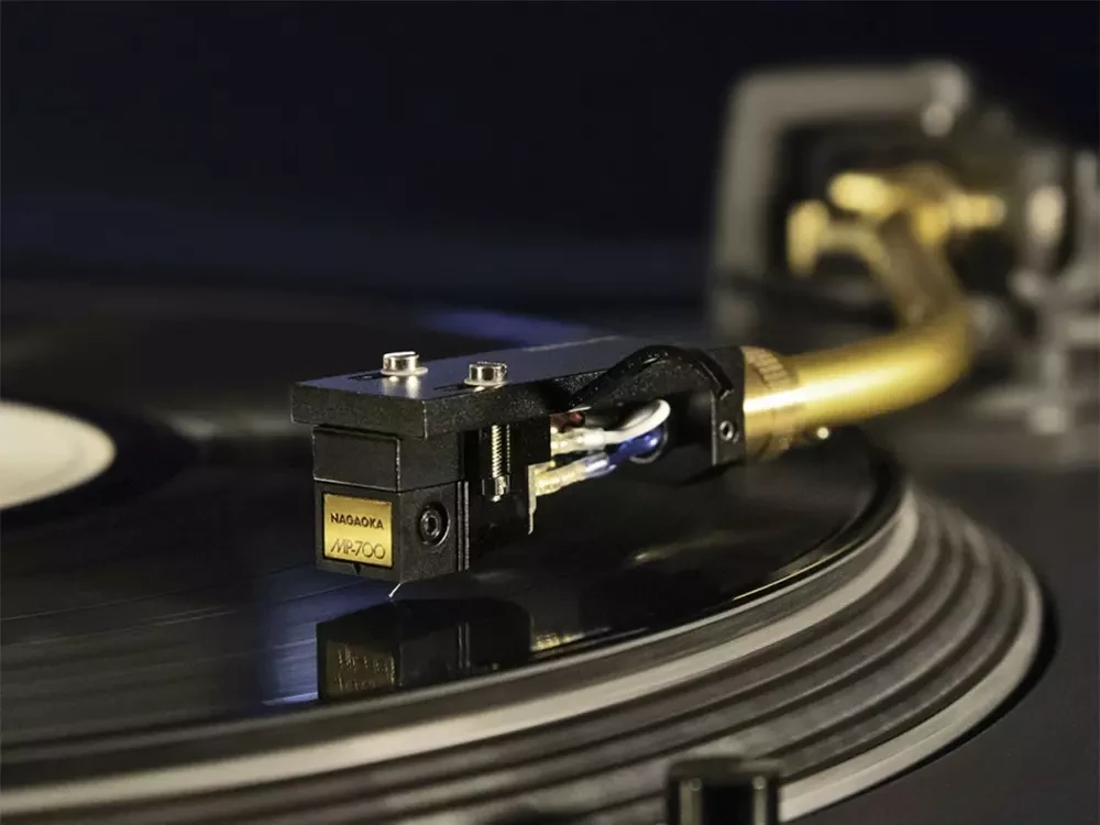 Nagaoka MP-700 – головка звукоснимателя типа Moving Permalloy (MP)