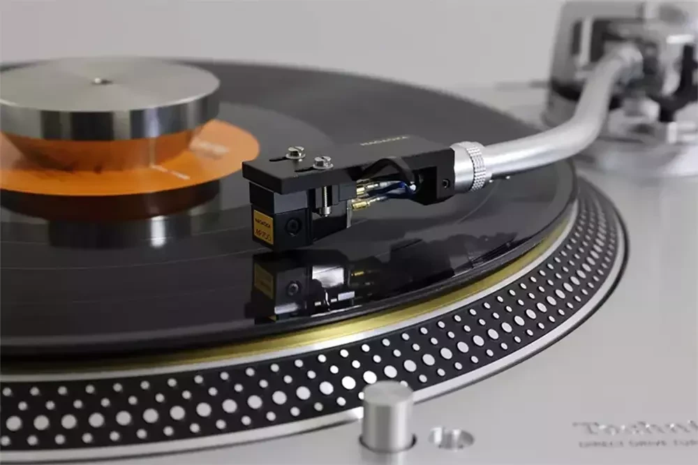 Какие компоненты, связанные с воспроизведением винила, получили премию EISA 2025-2026?