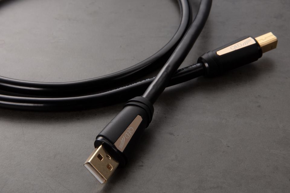 Обновленный USB-кабель QED Reference High Resolution: технологии HDMI-кабелей и радиопоглощающая  оболочка