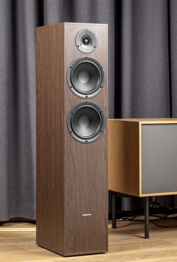 Акустические системы Phaze Audio Tilia 1 и усилитель Quad Vena II