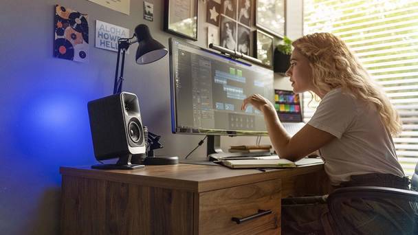 KLIPSCH осветила работу и досуг