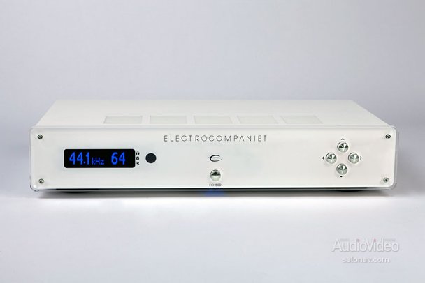 ELECTROCOMPANIET обелил усилитель