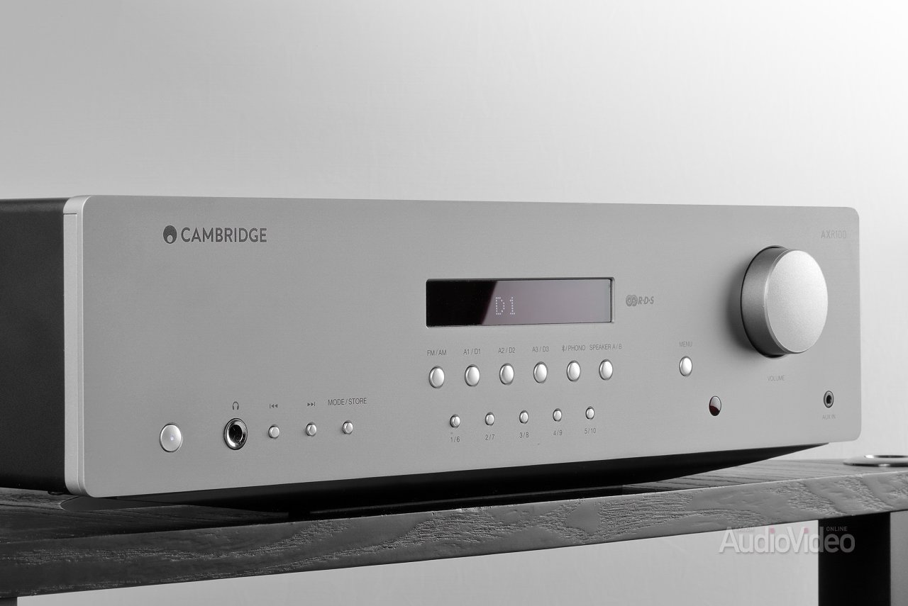 Интегральный усилитель Cambridge Audio AXR100
