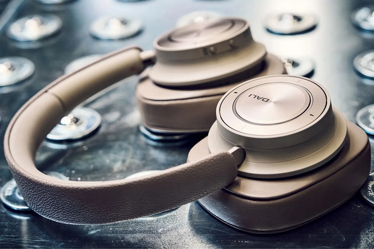 Dali IO-12: дорого, стильно, утончённо