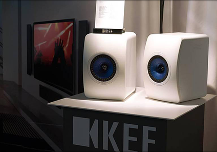 Новый цвет легенды от KEF