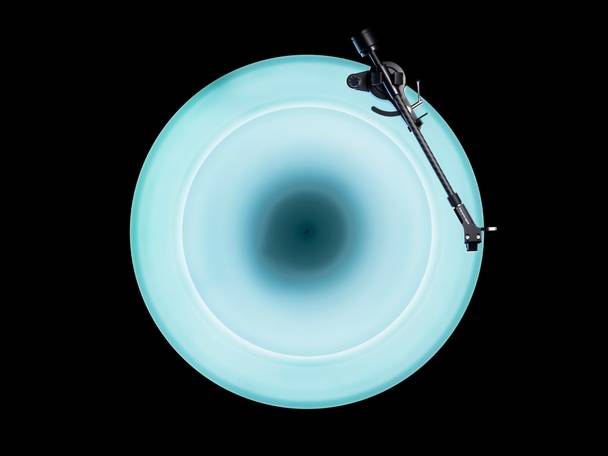 AUDIO-TECHNICA освободила «Светлячка»