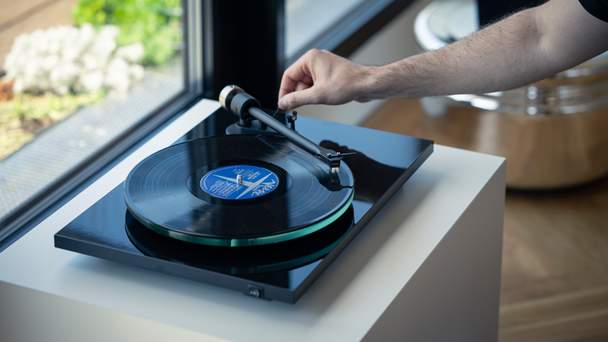 Проигрыватель Pro-Ject T2 W (Rainier) — уже в AVComfort