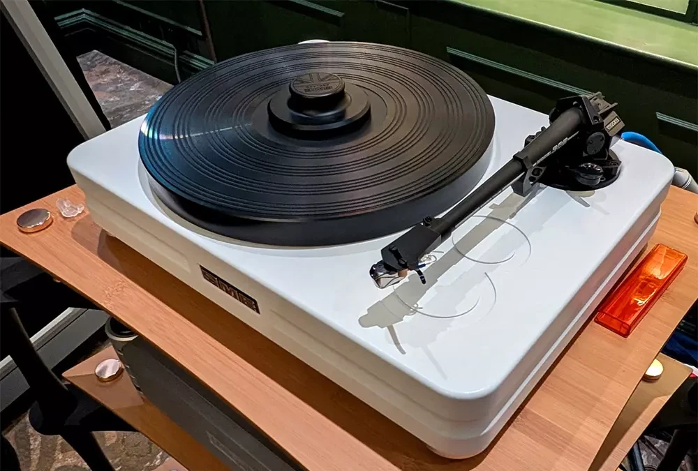 SME Model 8 – проигрыватель виниловых пластинок начального уровня от легендарного британского производителя