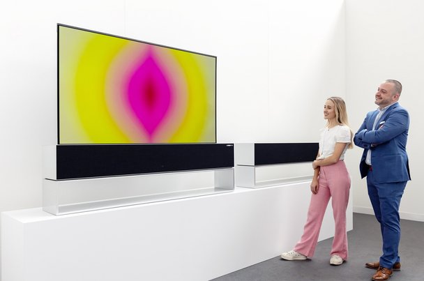 Телевизор LG как инструмент художника