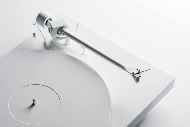 PRO-JECT обелил Debut PRO