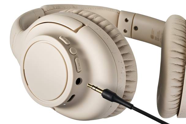 Audio-Technica_ATH-S300BT_04.jpg