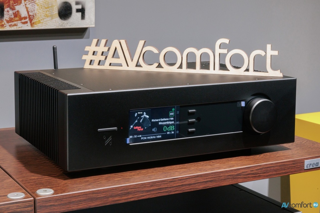 Интегральный усилитель Quad Platina Integrated и cетевой проигрыватель Quad Platina Stream в AVComfort