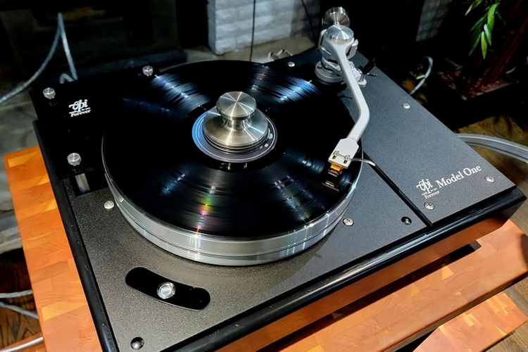 VPI_ForeverSeries_ModelOne_01.jpg